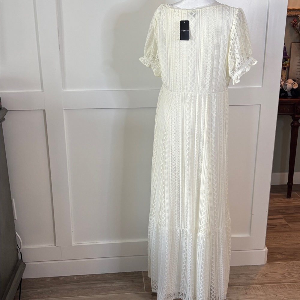 Torrid Cream Lace Maxi Dress in size 00/M-L new with tags - Picture 3 of 7